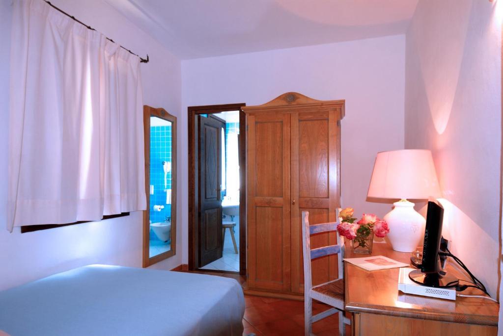 Boutique Hotel Sant'Andrea & Relais San Pantaleo Oda fotoğraf
